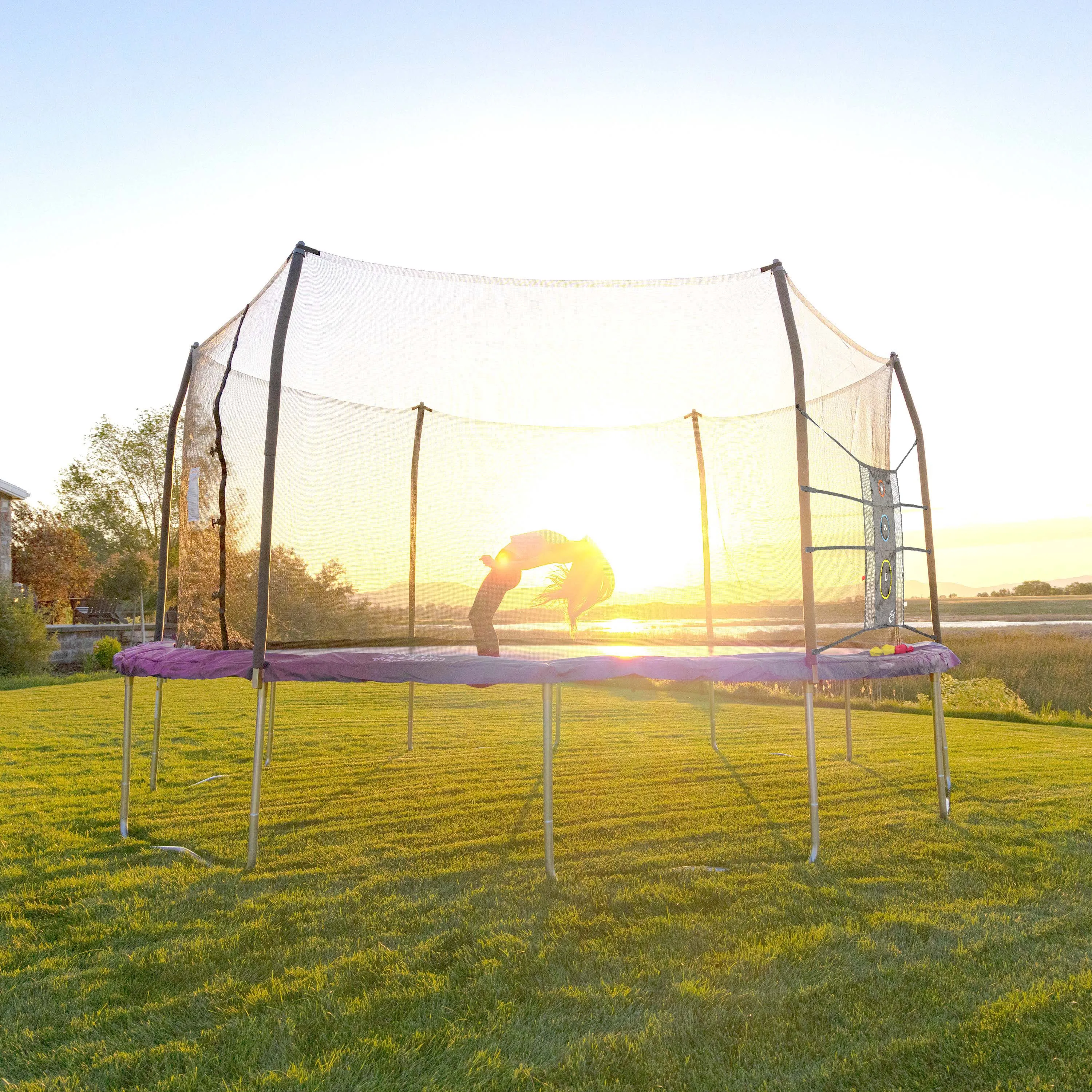 17' Oval with Enclosure Net and Triple Toss Game - Purple