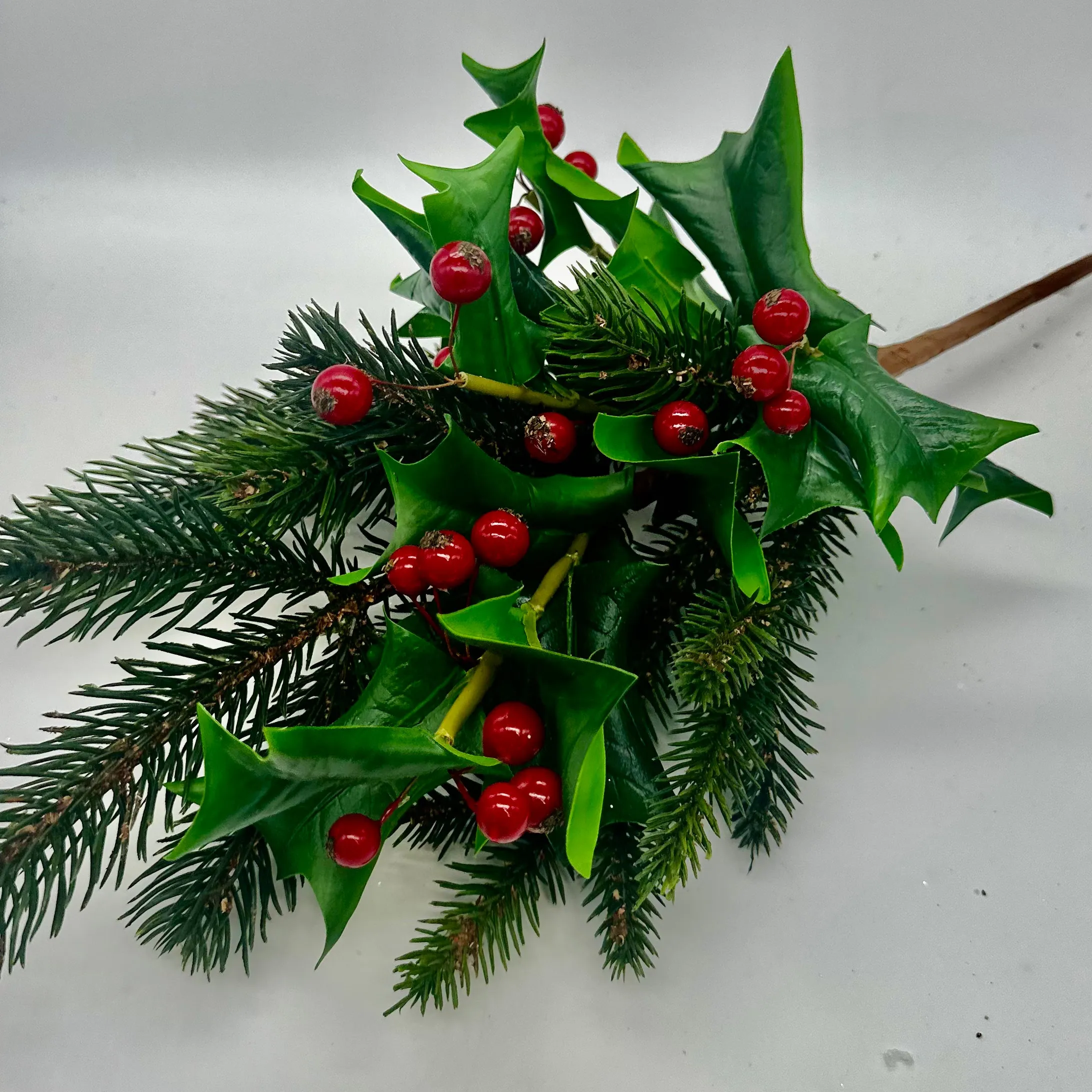 17" Deluxe Holly with Berries and Pine Spray