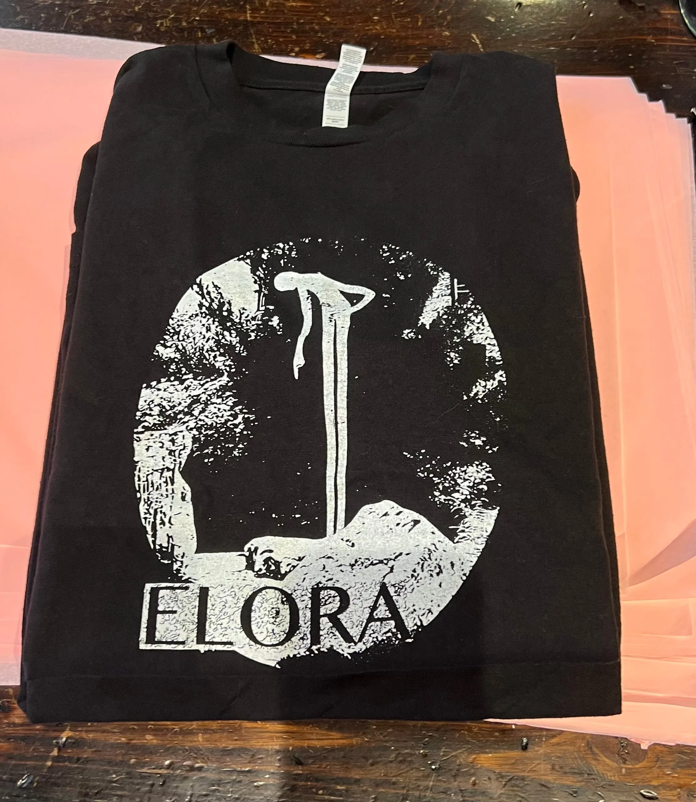 ECC *ELORA TEE SHIRT POINTING MAN