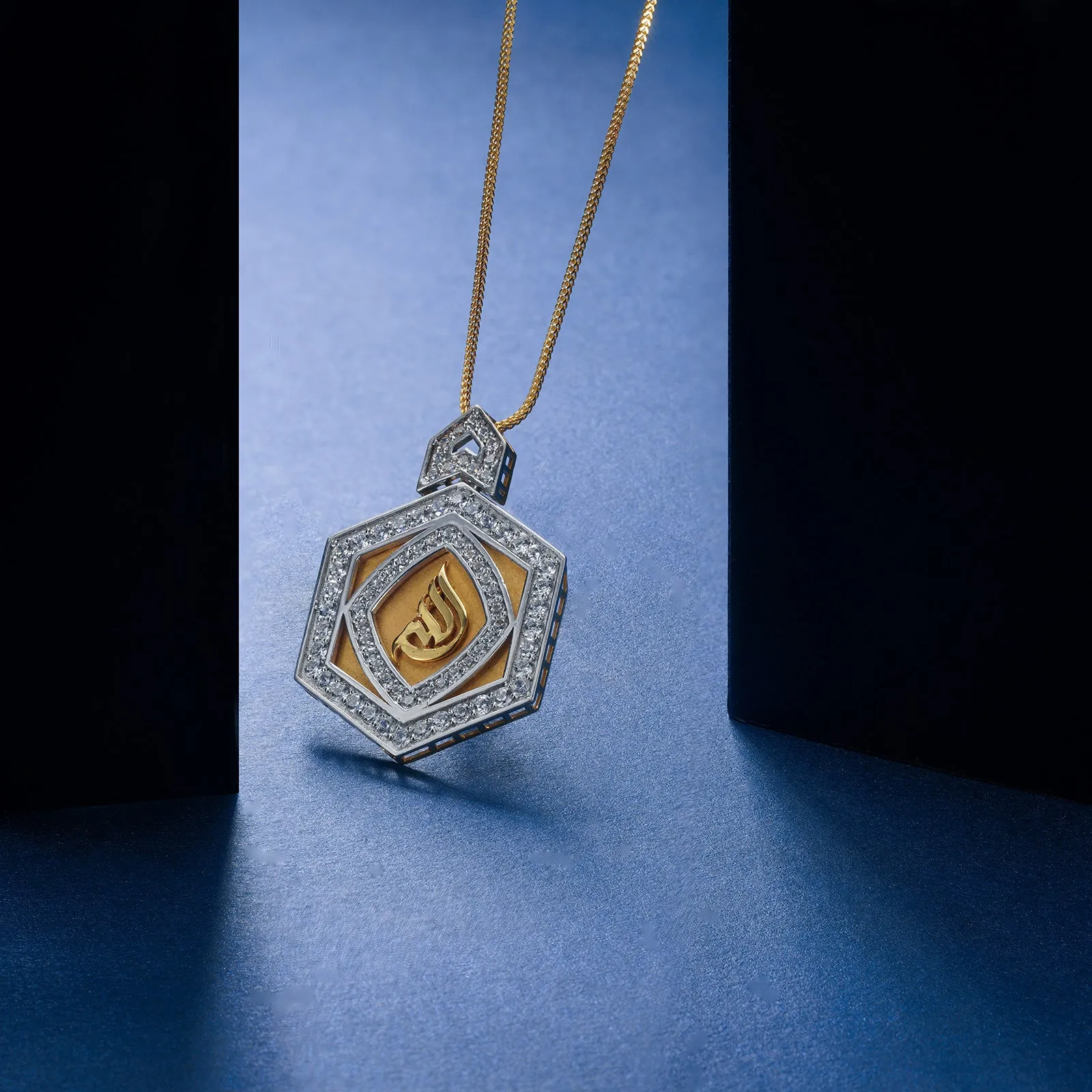 GOLD PENDANT - P1383319