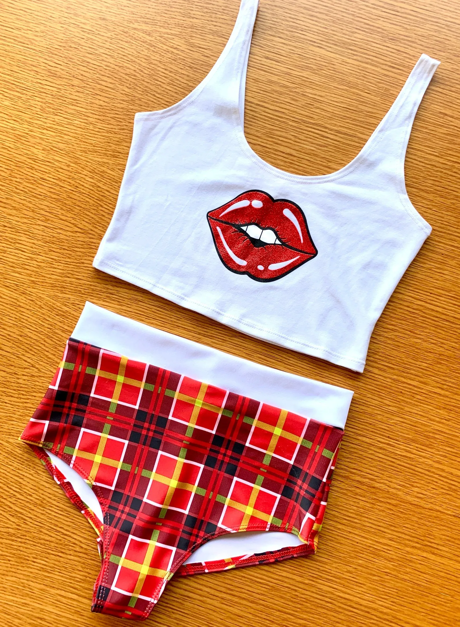 Lips Crop Tank in White with Red Lips